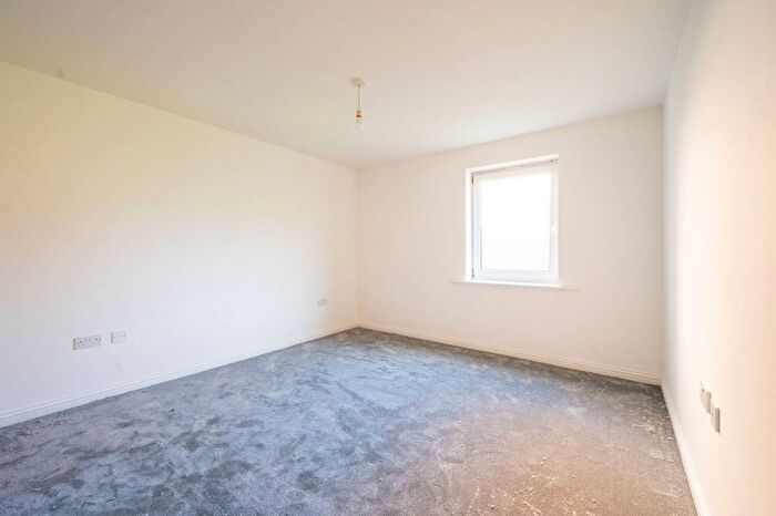 2 Bedroom Flat For Sale In Luton Road, Plaistow, London, E13