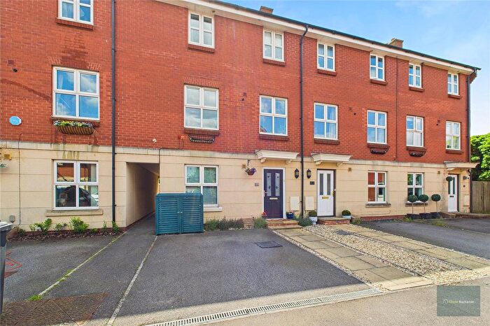 4 Bedroom Town House For Sale In Foundry Close, Wiltshire, SN12