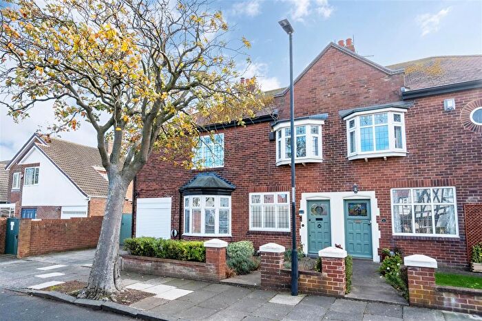 5 Bedroom Semi Detached House For Sale In Brierdene Crescent, Whitley Bay, NE26