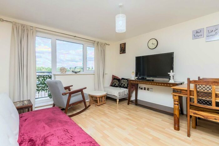 2 Bedroom Flat To Rent In Singapore Road, London, W13