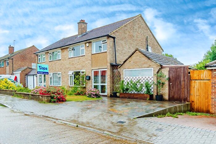 4 Bedroom Semi-Detached House For Sale In Mosyer Drive, Orpington, BR5