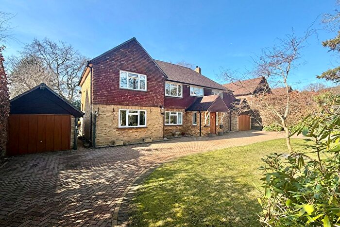 5 Bedroom Detached House For Sale In Pine Avenue, Camberley, GU15