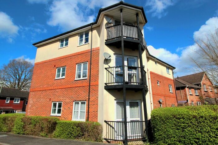 2 Bedroom Apartment To Rent In School Meadow, Guildford, GU2