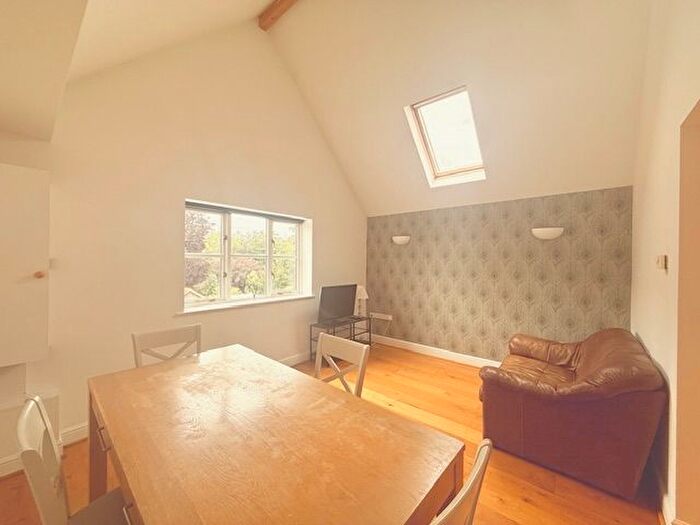 2 Bedroom Flat To Rent In Blandford Avenue, Oxford, OX2
