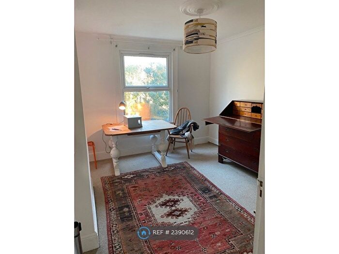 2 Bedroom Flat To Rent In Harringey, London, N8