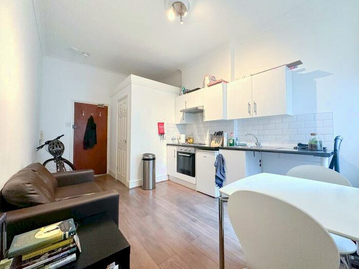 1 Bedroom Flat To Rent In Manstone Road, Cricklewood, NW2