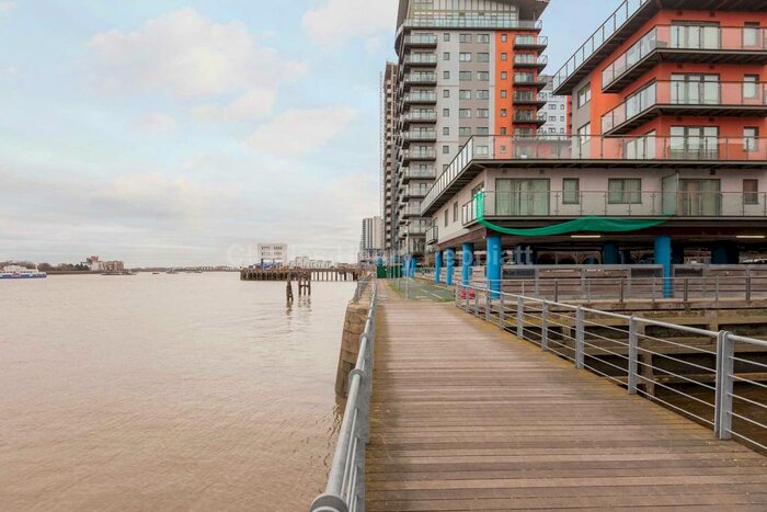 2 Bedroom Flat To Rent In Mast Quay, Woolwich, SE18
