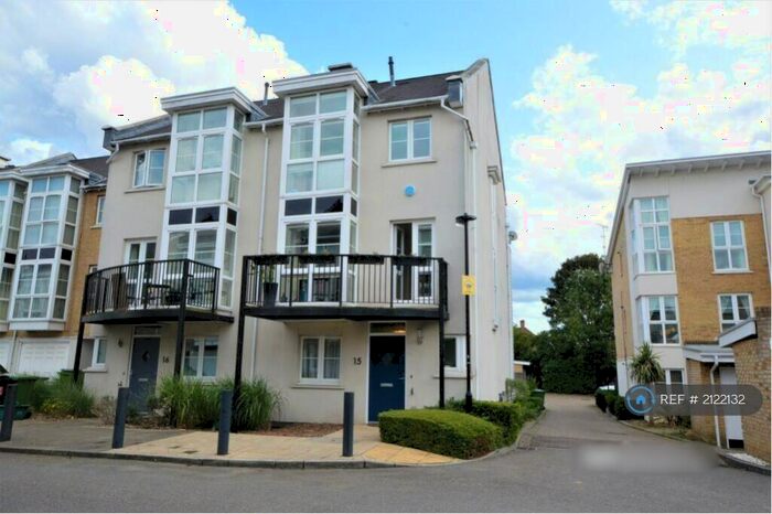 4 Bedroom Semi-Detached House To Rent In Revere Way, Epsom, KT19