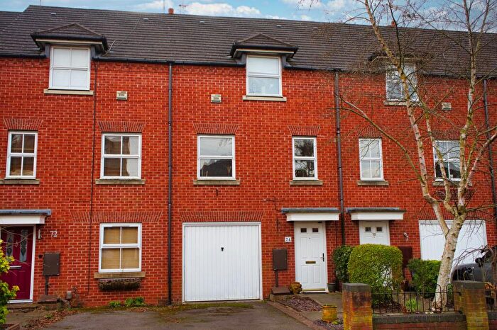 3 Bedroom Town House For Sale In South Knighton Road, South Knighton, Leicester, LE2