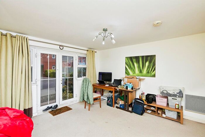 2 Bedroom Flat For Sale In Cowslip Meadow, Draycott, Derby, DE72
