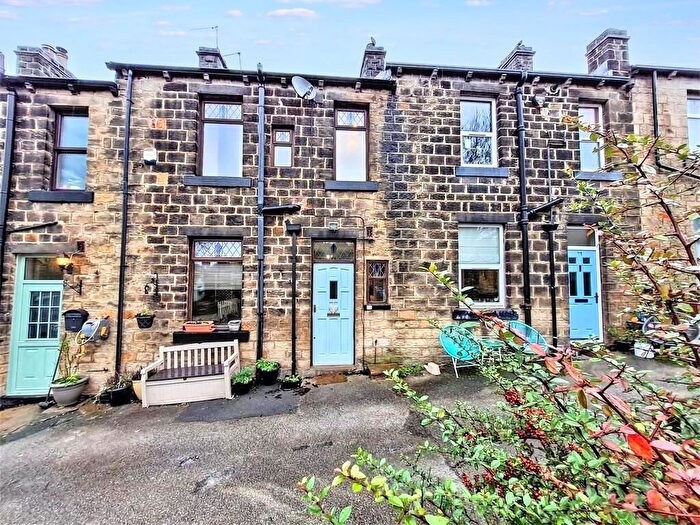 3 Bedroom Terraced House For Sale In Carr Road, Calverley, Pudsey, LS28