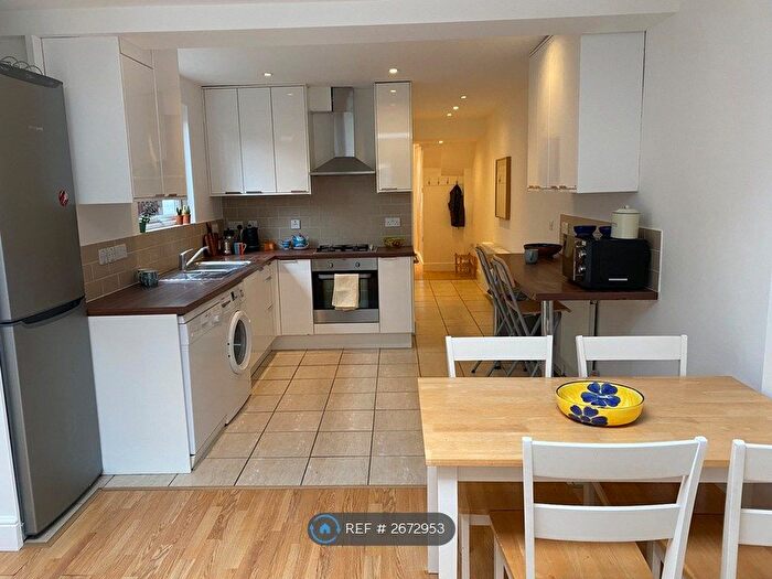 2 Bedroom Flat To Rent In Southfields, London, SW18