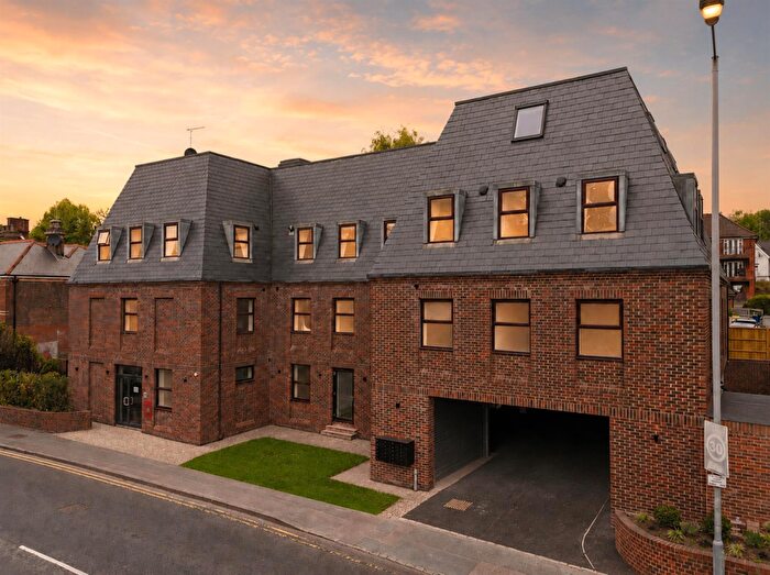 1 Bedroom Apartment To Rent In - London Road, High Wycombe, HP11