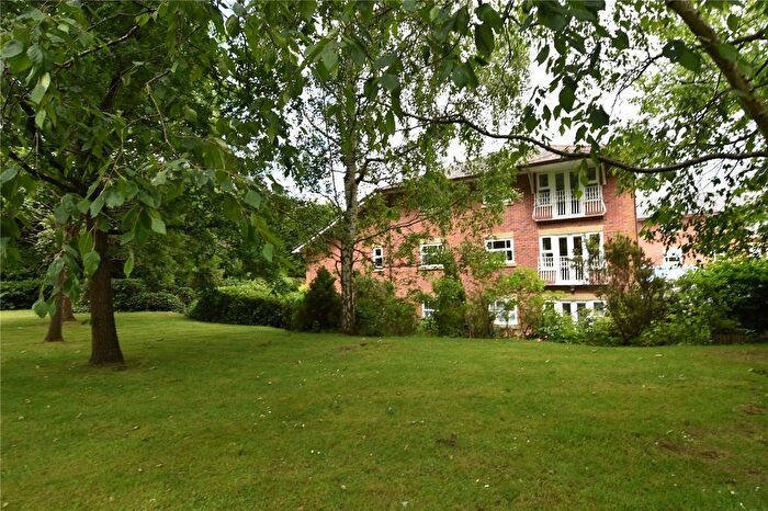 2 Bedroom Flat For Sale In Worcester Road, Droitwich, Worcestershire, WR9