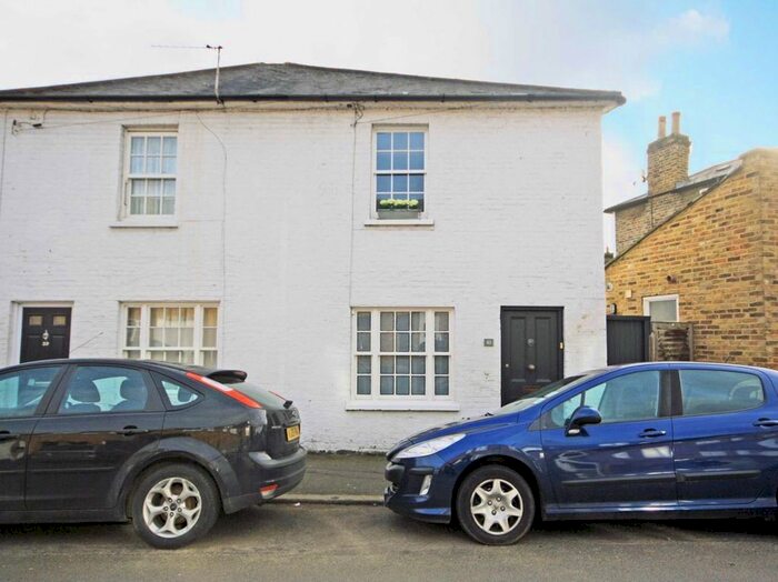 2 Bedroom Property To Rent In Colne Road, Twickenham, TW2