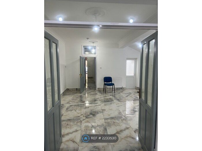 7 Bedroom Semi-Detached House To Rent In Napier Road, Tottenham, London, N17