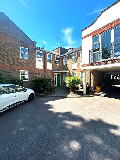 2 Bedroom Flat For Sale In Foxwood Green Close, Enfield, Greater London, EN1