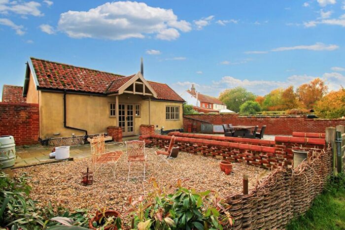 1 Bedroom Detached Bungalow To Rent In Low Street, NR9