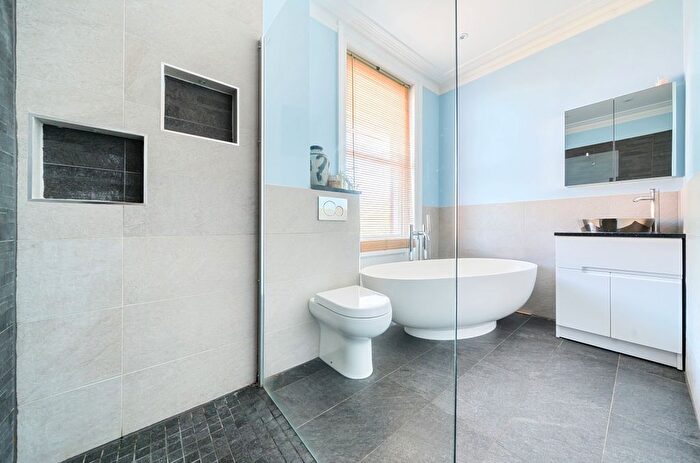 3 Bedroom End Terrace House For Sale In Hyde Street, Winchester, Hampshire, SO23