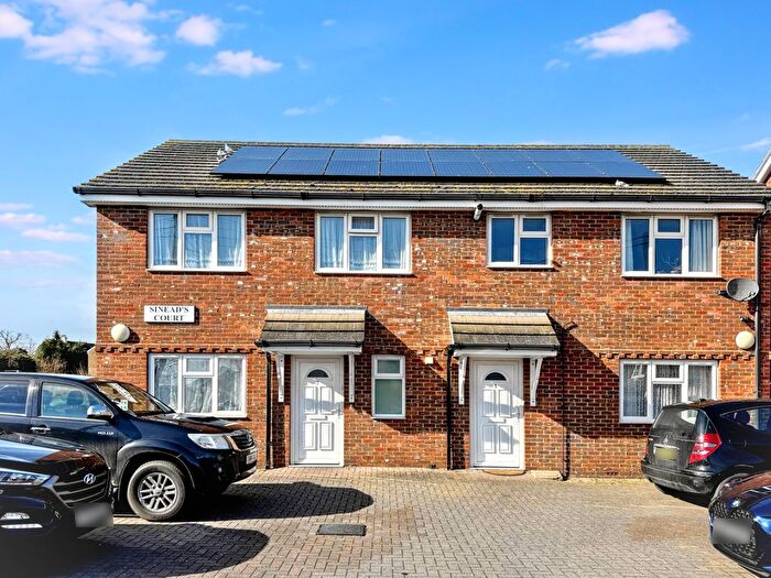 1 Bedroom Flat To Rent In Stoke Road, Rochester, ME3