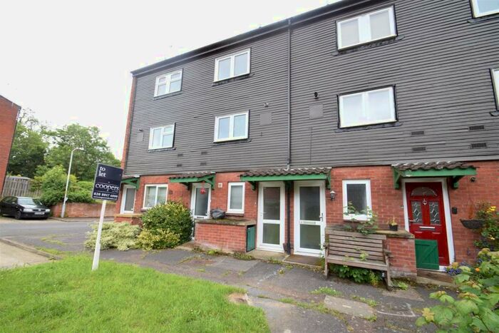 1 Bedroom Maisonette To Rent In Myrtleside Close, Northwood, HA6