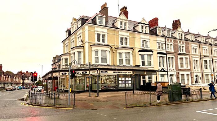 2 Bedroom Apartment For Sale In Trinity Avenue, Llandudno, LL30