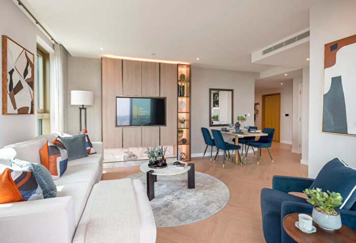 3 Bedroom Apartment For Sale In One Thames Quay, Canary Wharf, E14