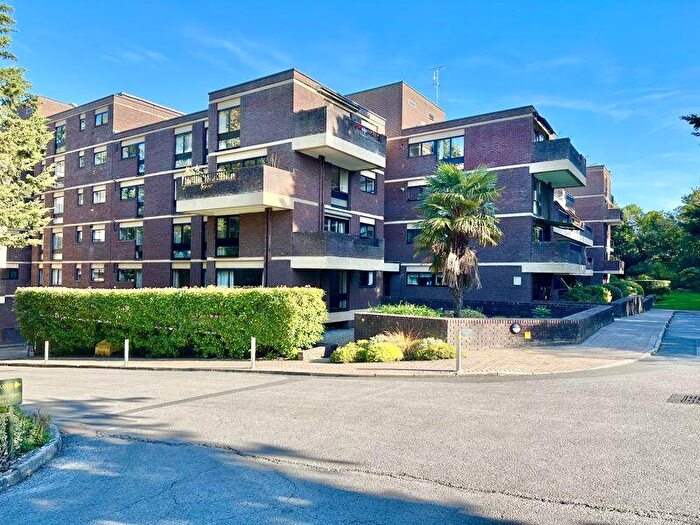 2 Bedroom Flat For Sale In Church Street, Epsom, KT17