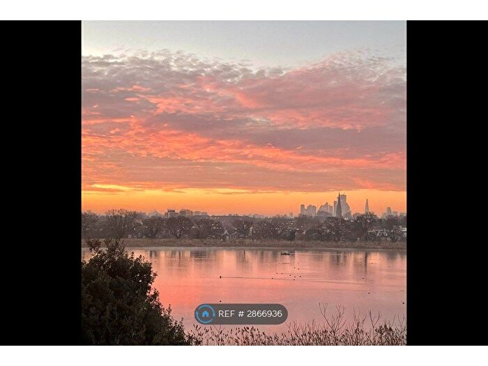 2 Bedroom Flat To Rent In The Shoreline Building, London, N4