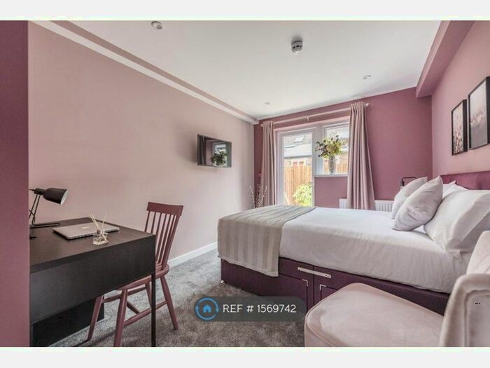 Studio To Rent In Wolstanton, Newcastle Under Lyme, ST5