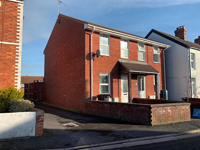 2 Bedroom Semi Detached House For Sale In Fairford Road, Highbridge, TA9