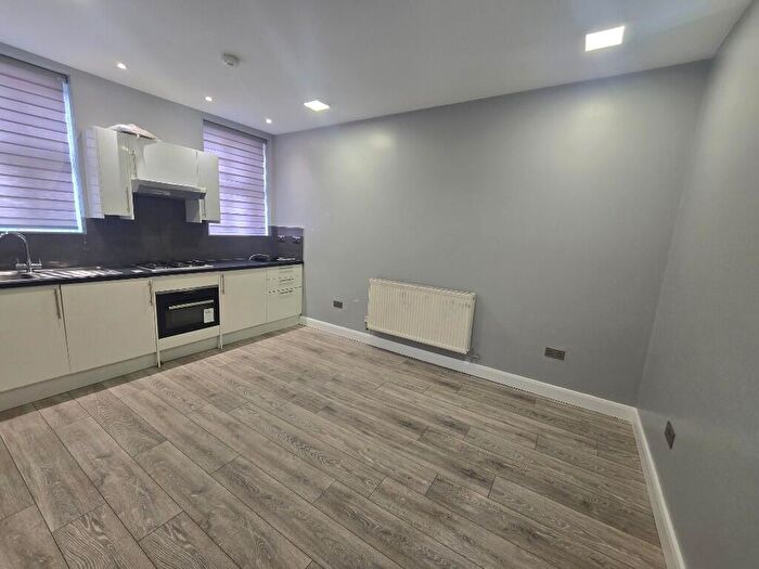 1 Bedroom Flat To Rent In Harpenden Road, London, SE27