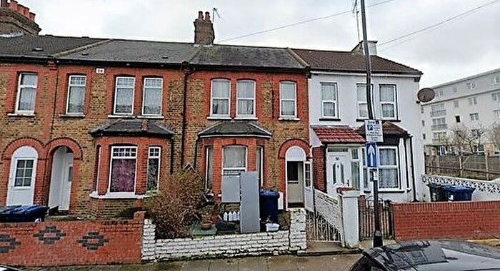 3 Bedroom Terraced House For Sale In Lea Road, Middlesex, UB2