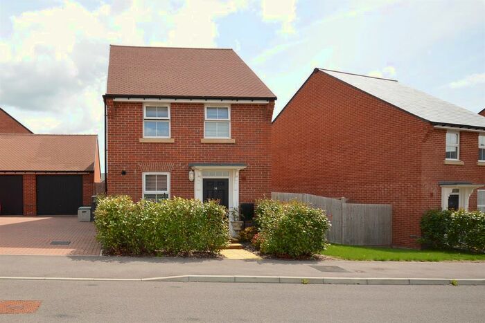 3 Bedroom Detached House To Rent In Hamilton Way, Westhampnett, Chichester, West Sussex, PO18