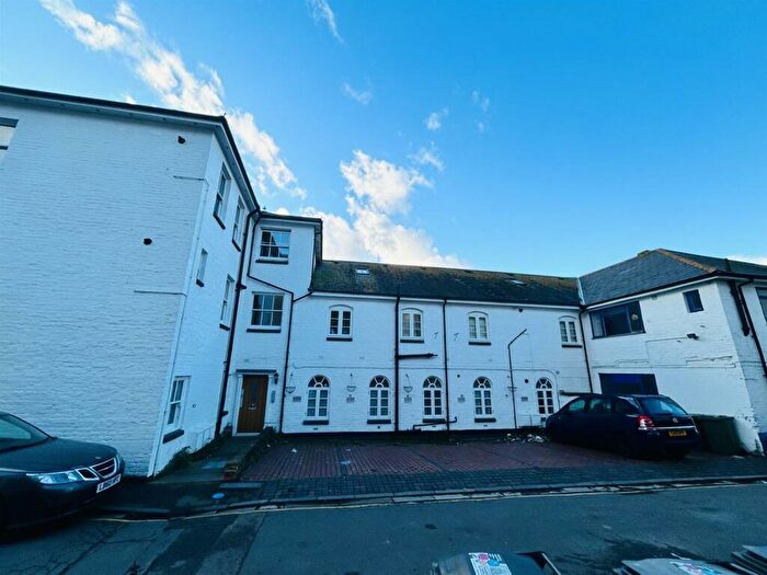 1 Bedroom Apartment For Sale In Cornfield Lane, Eastbourne, BN21