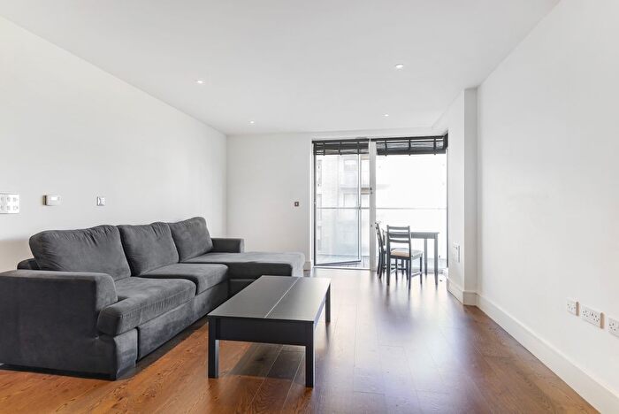 2 Bedroom Flat To Rent In Tizzard Grove, Blackheath, London, SE3