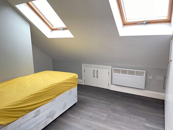 2 Bedroom Flat To Rent In Billet Road, London, E17
