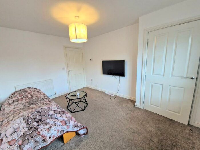 2 Bedroom Semi-Detached House For Sale In Frogmill Road, Northfield, Birmingham, B31