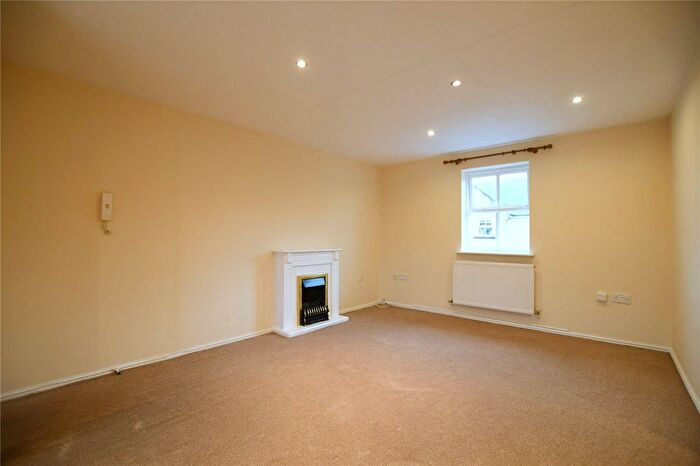 2 Bedroom Flat To Rent In Worle Moor Road, Weston Village, Weston-Super-Mare, North Somerset, BS24