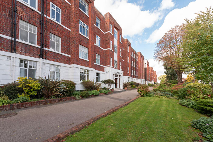 1 Bedroom Apartment To Rent In Belsize Grove, London, NW3