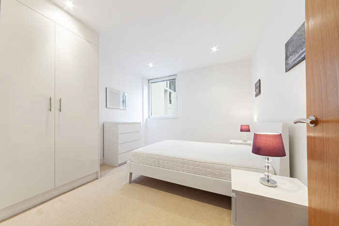 1 Bedroom Apartment To Rent In Lanterns Way, London, E14