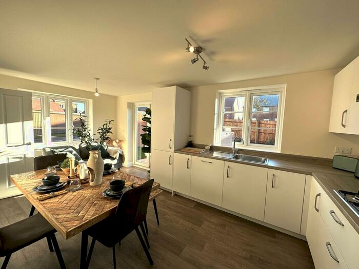 3 Bedroom Detached House For Sale In Harvest Road, Market Harborough, Leicestershire, LE16