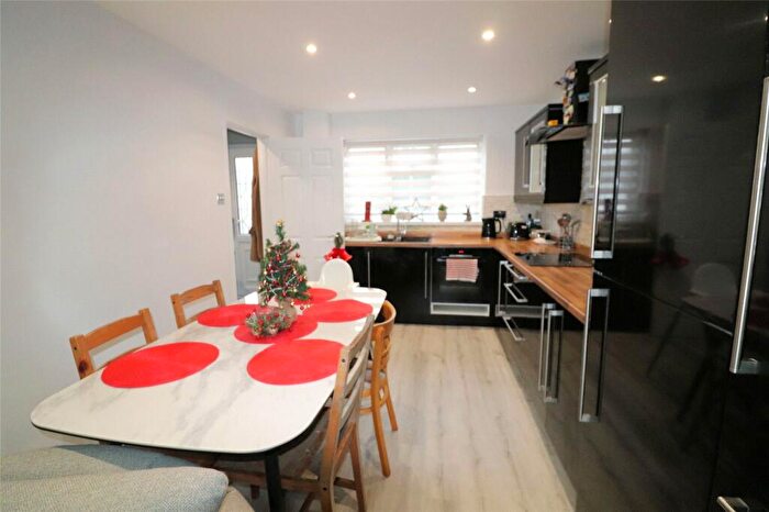 3 Bedroom Terraced House For Sale In Myrtle Close, Erith, DA8