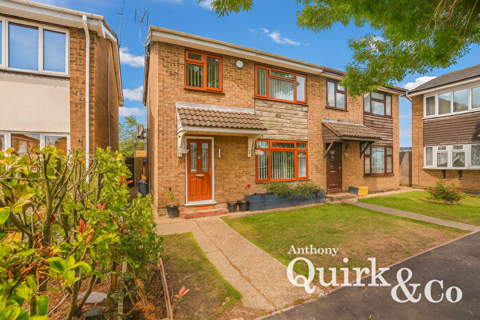 3 Bedroom Semi-Detached House For Sale In Devon Way, Canvey Island, SS8