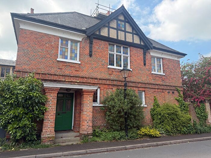 5 Bedroom Property To Rent In The Abbey, Romsey, SO51