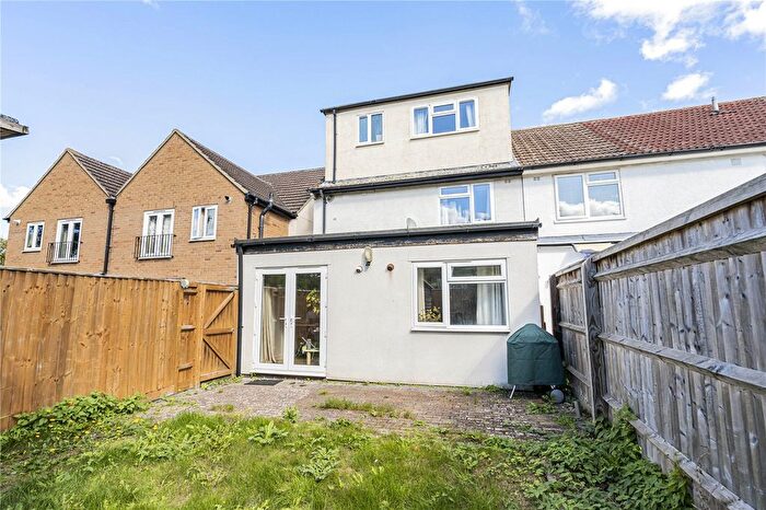 2 Bedroom Flat For Sale In Ingle Close, Headington, OX3