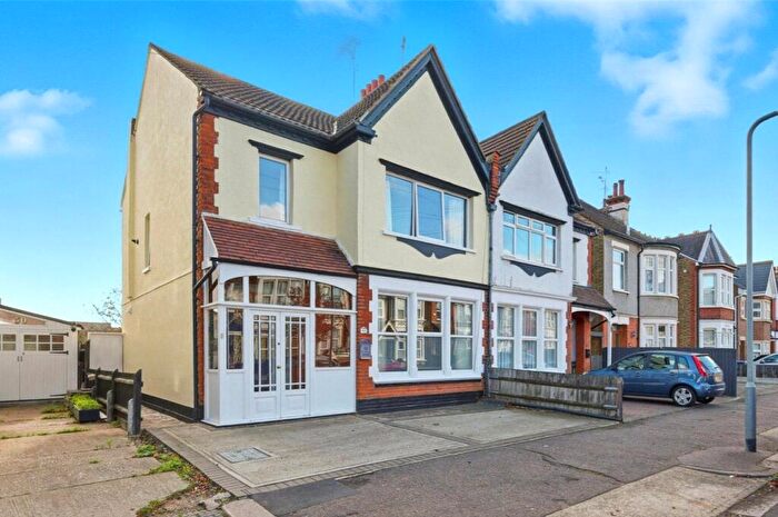 4 Bedroom Semi Detached House For Sale In Boscombe Road, Southend-on-Sea, Essex, SS2