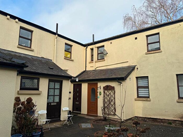 2 Bedroom Flat For Sale In Linton, Bromyard, HR7