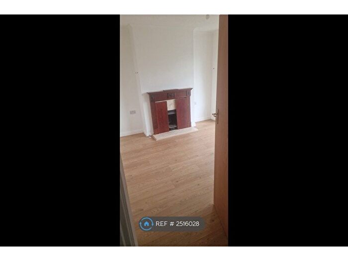 3 Bedroom Semi-Detached House To Rent In Park Mead, Harrow, HA2