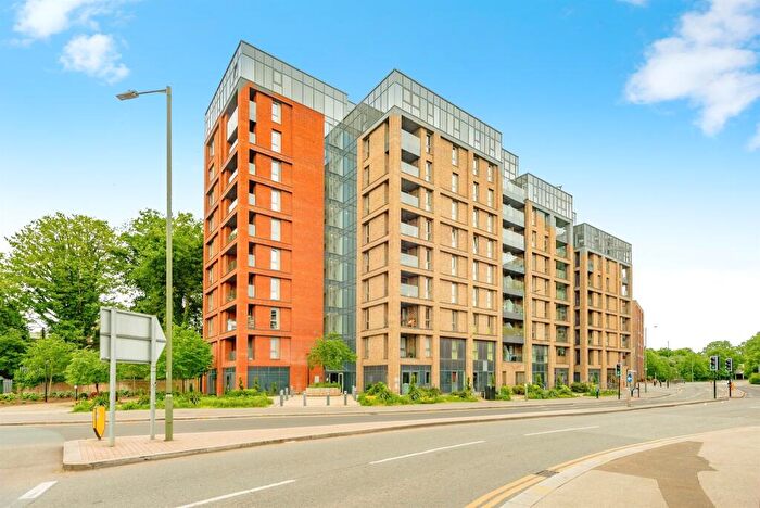 1 Bedroom Apartment For Sale In Marketfield Way, Redhill, RH1